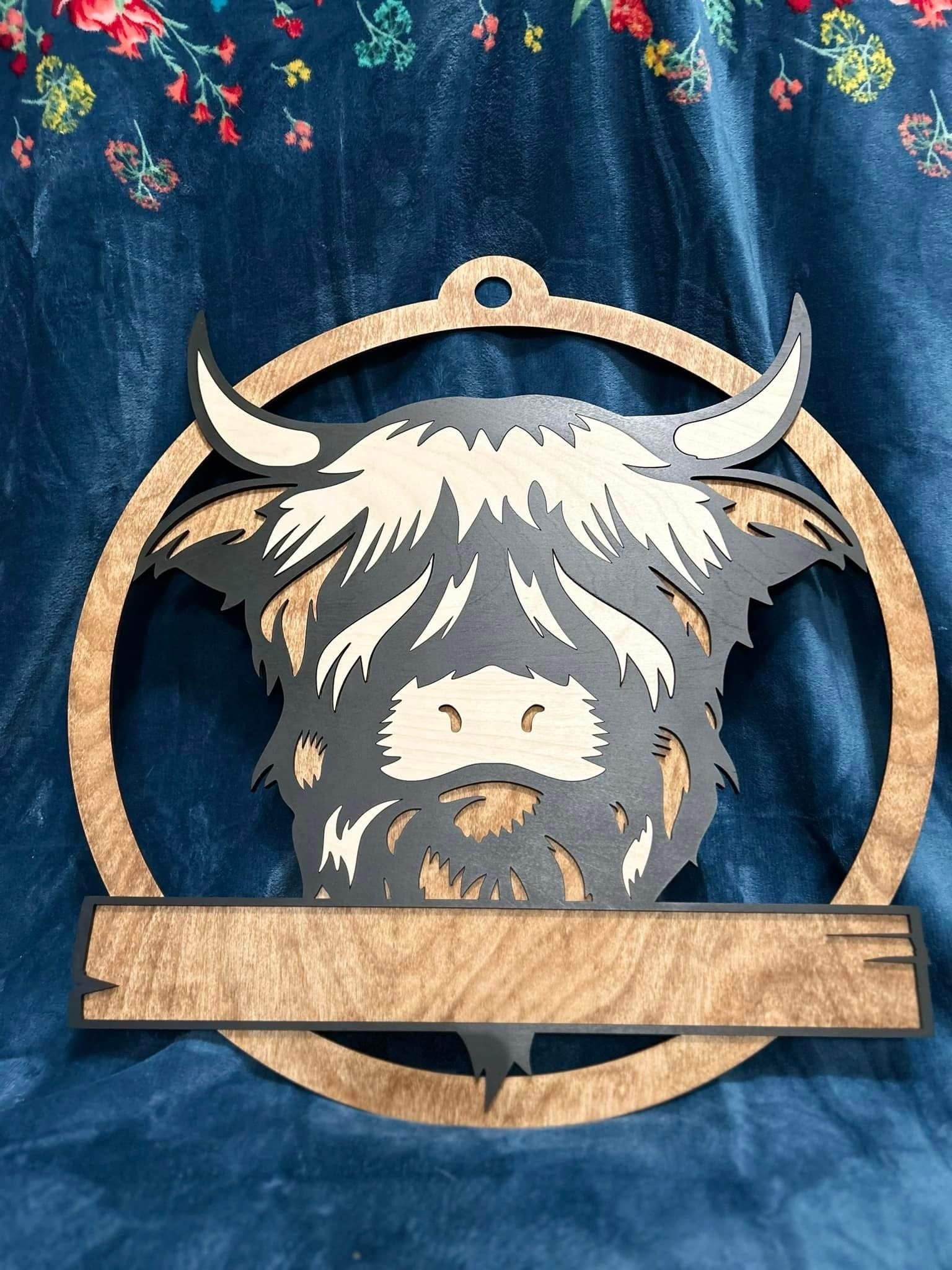 Customizable Highland cow door hanger - Image 3