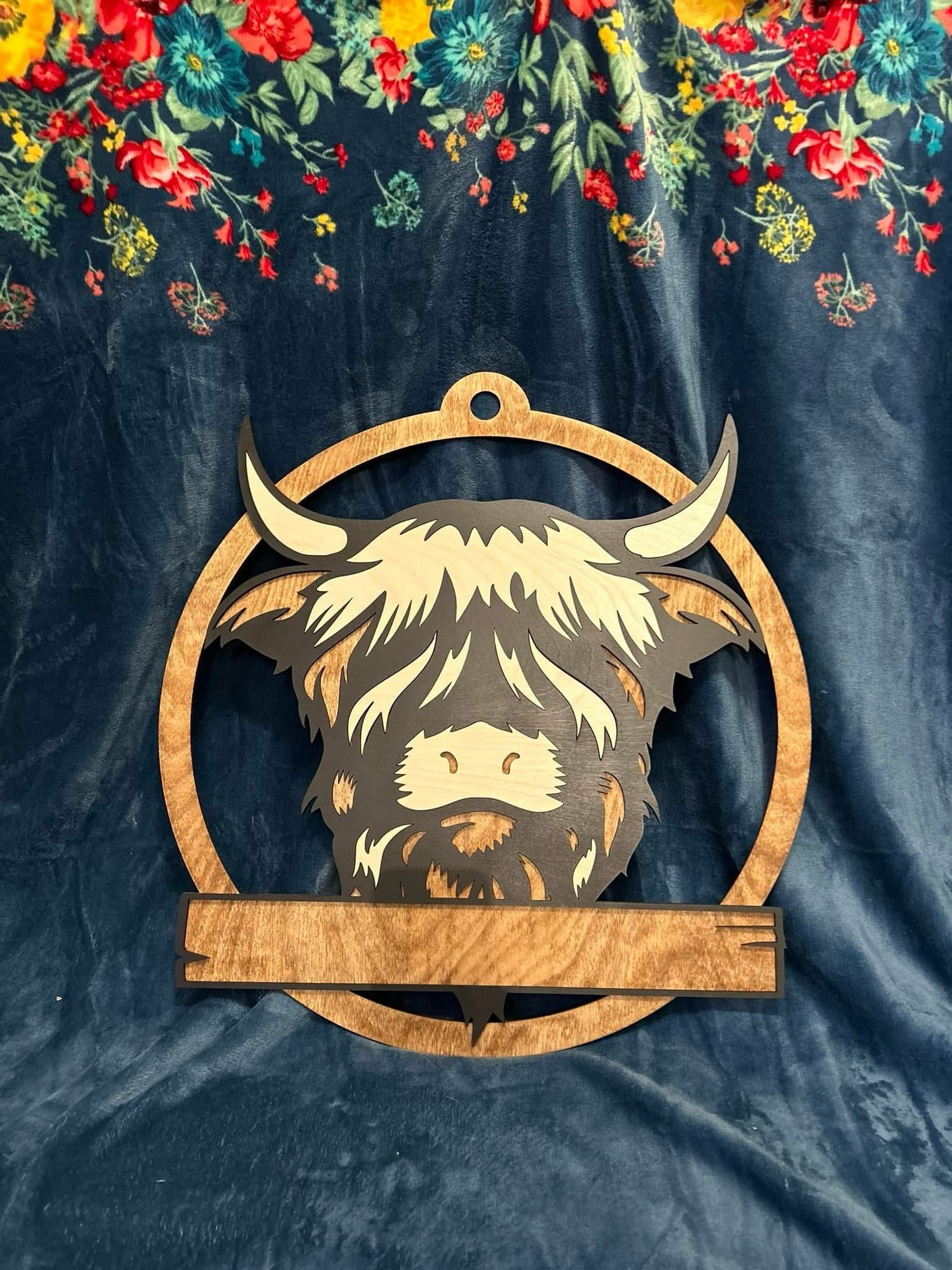 Customizable Highland cow door hanger - Image 2