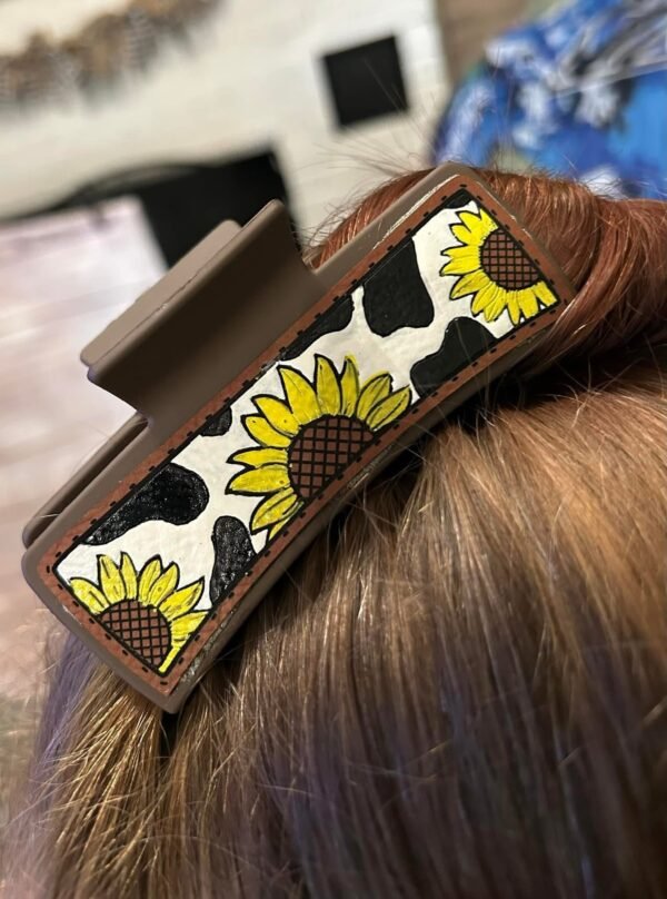 Custom engraved leather hair clip - Image 5
